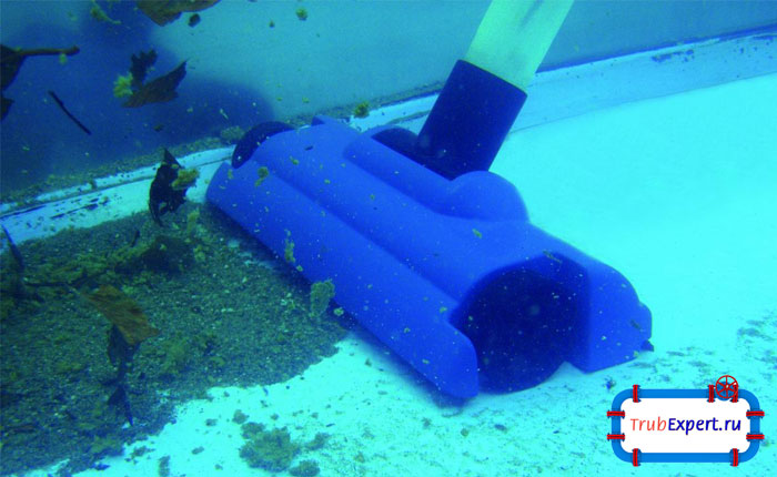 Подводный пылесос поможет содержать в чистоте бассейн