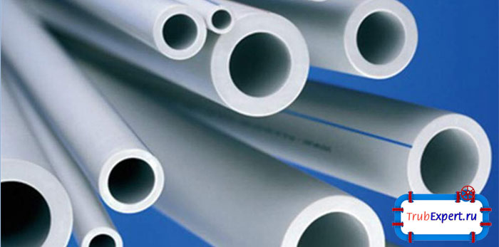 Полипропиленовая труба, армированная слоем стекловолокна, обладает минимальными значениями линейного расширения, если воздействует высокая температура