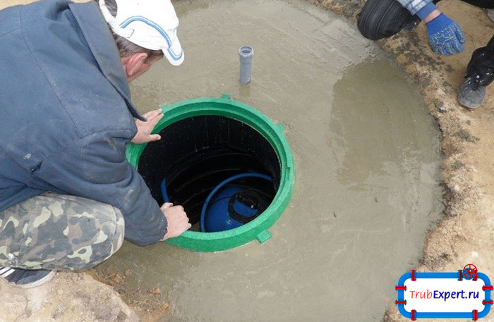 Для кессона необходимо подготовить просторного размера яму и провести бетонирование дна