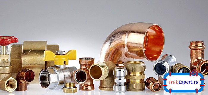 Чтобы установить пресс-фитинги, необходимо воспользоваться набором клещей с разным диаметром и разными формами