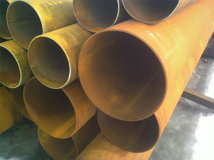 Труба из металла