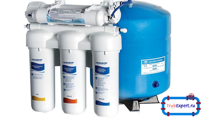 Системы обратного осмоса убирают лишнюю жесткость воды, избыток железа, хлор, бактерии и вирусы