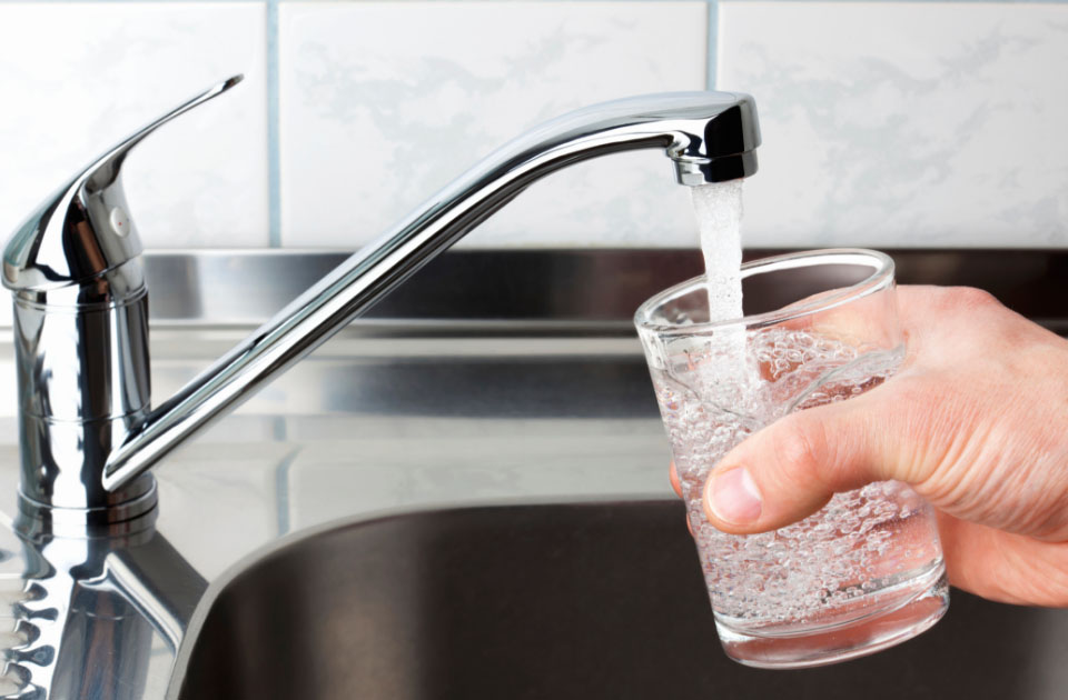 Как использовать угольный фильтр для очистки воды в домашних условиях