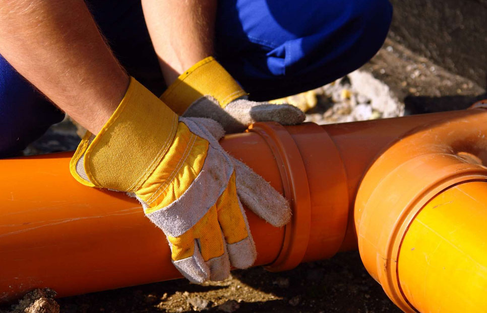 Прокладка канализационных труб в земле: бестраншейный и другие способы