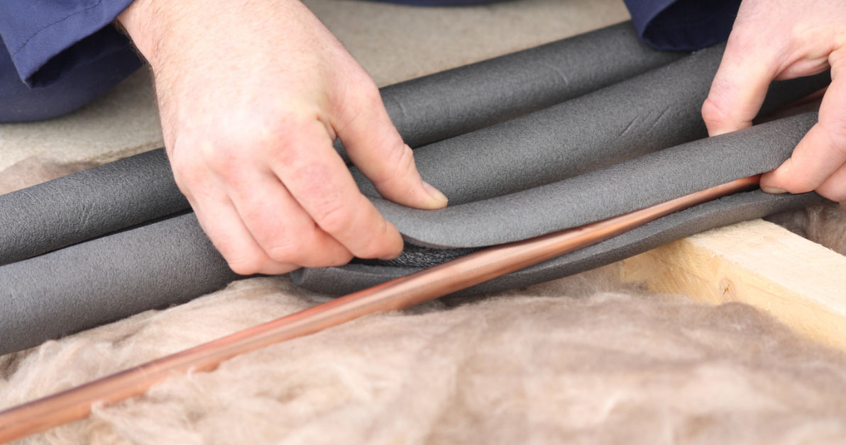 Убираем конденсат на трубах в квартире своими руками: инструкция