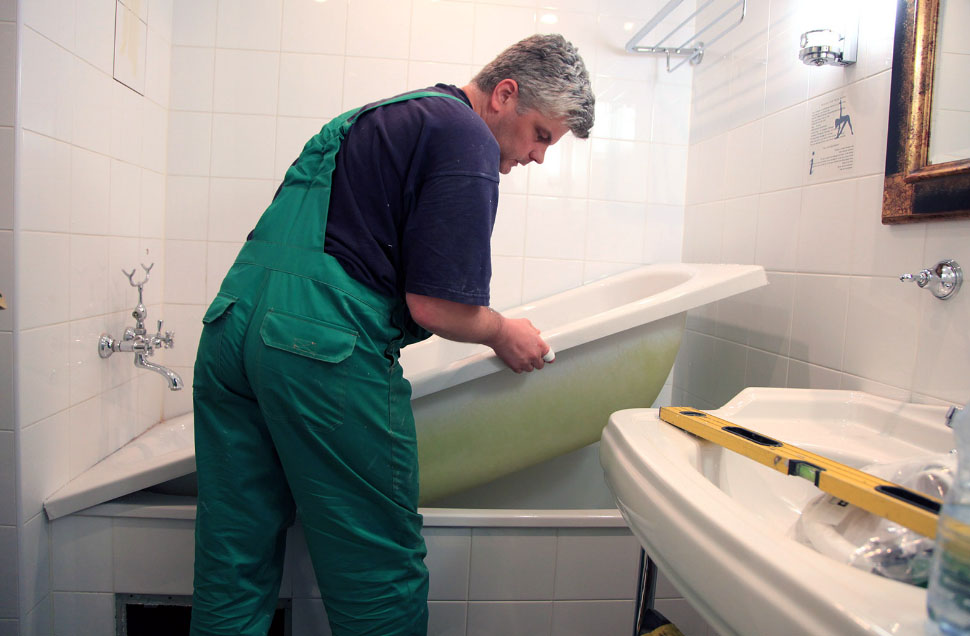 Быстрый монтаж акрилового вкладыша в ванну