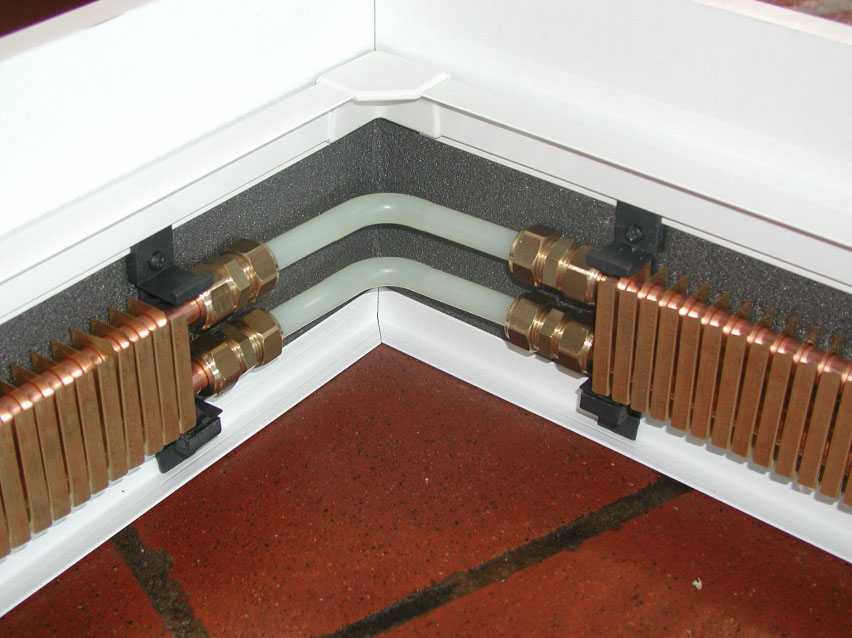 Как сделать плинтусное отопление своими руками: инструкция по монтажу