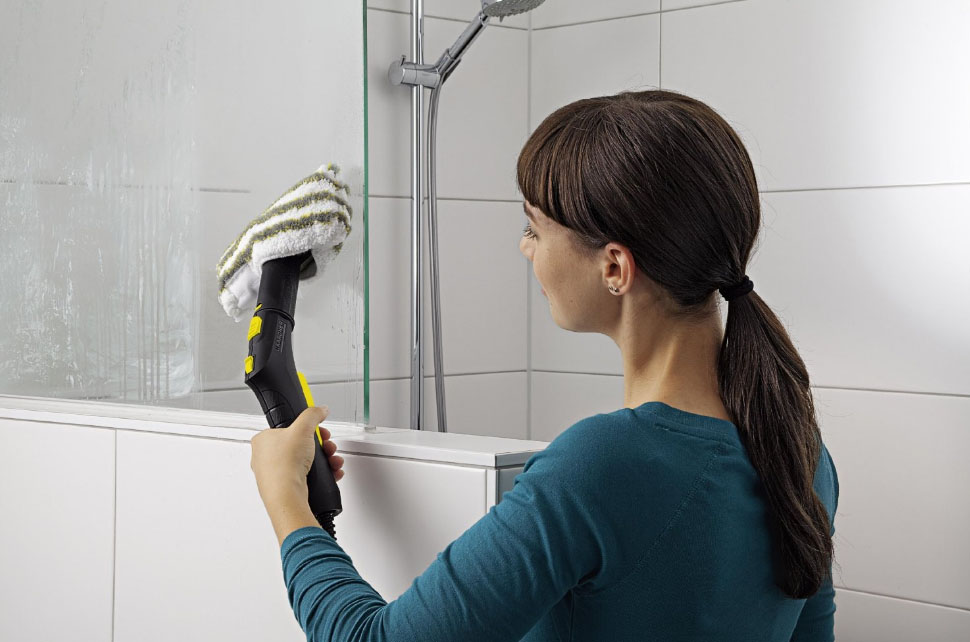 Как отмыть душевую кабину за 10 минут: чистящие средства и лайфхаки по уборке
